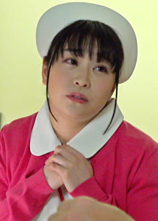 夜勤続きの看護師さんは欲求不満！深夜の受付でオナニーする淫乱性癖の看護師さんと深夜の病室で声を潜めて痴女SEX！