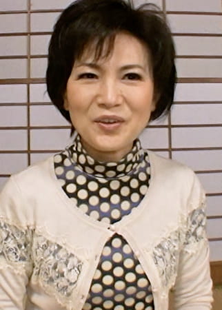 ショートヘアーの落ち着いた清楚な奥様は旦那との2年以上のレスに耐えかねてAV出演！性欲MAXの淫乱SEX！
