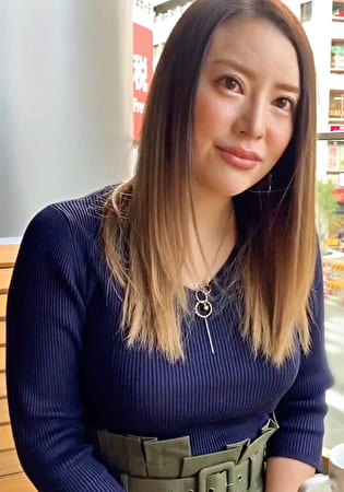 恋愛したいとマッチアプリでお相手を探す彼氏いない歴2年のOL巨乳美女と個撮テイでラブホで嵌め撮りSEX！