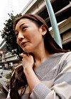 スーパーの買い物帰りの奥様にローカル番組のアンケートとロケ車に誘い下着見せてからのボディタッチに感じた奥様はホテルに移動して本格的に快楽SEX！