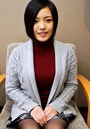 ネット経由でAVに応募して来た一見清楚系若妻さん！結婚1年目から旦那のSEXに満足出来ず浮気SEXに溺れる性欲旺盛変態SEX！