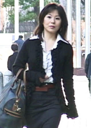 予備校講師のバツイチ熟女が後妻となり禁断の関係に溺れる官能ドラマ！
