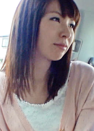 街行く美人奥様をインタビューと称してナンパ！車に誘って下着見せて、からのなし崩し的にボディタッチでエロモード突入の不貞妻に中出しSEX！