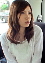 【素人・人妻】街角の美人奥様を番組の取材とナンパして車でお小遣い稼ぎの下着見せて！いきなりの電マ責めで感じてしまったおっとり奥様に乱交連続中出しSEX！