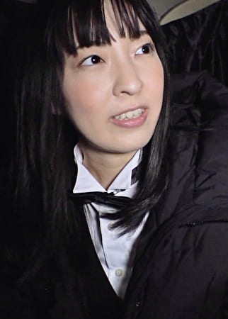 レストランで働くJカップ巨乳の人妻さんをナンパしてお悩み相談！？仕事先の上司のセクハラに悩む人妻さんにまさかの中出しSEX！