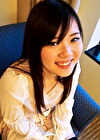 清楚系2人組の若妻さんをナンパしてホテルに誘ってハメ撮りSEX！差し出された男根にしゃぶりつく若妻さん！