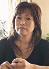 笑顔が可愛い五十路おばさんの自宅訪問！AV出演は旦那公認！？久々エッチに緊張気味のお母さんに男優の凄テク披露で手足痙攣イキまくり！