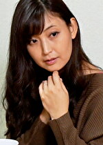 若い頃のキラキラした恋愛を夢見る奥さんは昔好きだった彼にドキドキ！旦那の横で声を潜めてキラキラSEX！