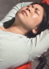 両手の自由がきかない状況で電マをあてがい準備万端の熟女さんに熱い肉棒をプレゼント！勢い余って中に出しちゃいました！