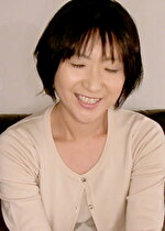 【素人・熟女】性欲旺盛でエッチ大好き熟女が旦那とのSEXに満足出来ずAV出演！旦那の横で声を抑えてオナニーする変態熟女の性癖全開中出しSEX！