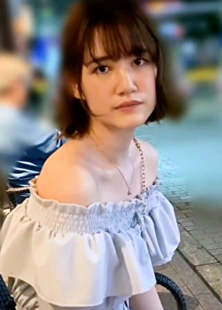 人懐っこい笑顔にあふれる清楚感！小顔で巨乳のあどけなさが残る美女と個撮テイでラブホにインしてハメ撮りSEX！