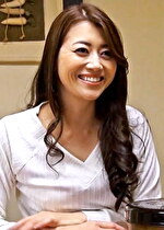 【素人・熟女】黒髪美熟女に愛の告白！戸惑いながらも女としての快感に溺れていく熟女に若い肉棒が突き刺さる禁断の中出しSEX