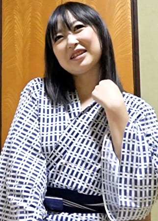 群馬のセレブ奥様と温泉不倫旅行！緊張ほぐしの電マ責めで淫乱覚醒本能丸出し潮吹き交尾！