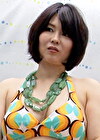 街で見掛けた綺麗な母娘にインタビュー！なし崩し的なボディタッチに娘の前と言うのも忘れて感じてしまう熟女ママをホテルに嵌めまくりました！