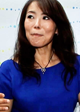 ペアルックの母娘をファッションチェックと車に誘う！娘の前でもお構いなし、欲求不満を拗らせた熟女ママの快楽絶頂性交！