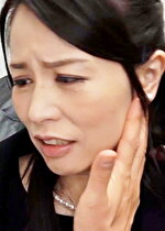 【素人・熟女】夫の一周忌に遺影の前でオナニーに耽る未亡人！カラダの疼きが収まらず超デカ肉棒に欲求不満爆発の淫欲SEX
