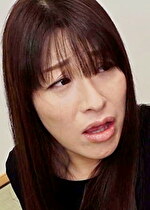 【素人・熟女】熟れた豊満ボディを持て余す未亡人熟女！遺影の前でのオナニーを覗かれ巨大肉棒の快感に堕ちる！
