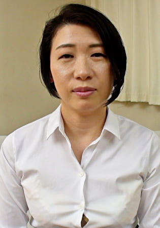 黒髪清楚系の真面目で地味目な素人熟女さんがSEXがしたくてAVに応募！年上旦那とセックスレスで欲求不満爆発のどしろーろの素人熟女の生本番SEX！