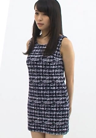 衣料品モデルのバイトを始めた巨乳美人妻は下着モデルに感じ始めてしまい背徳と罪悪感に強烈な快感を覚えてしまい旦那に見せた事のない淫靡なエロスを晒し他人棒の虜となる･･･官能ドラマ