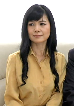 50代の熟年夫婦がより刺激を求めて夫婦でAV出演！複数プレイに憧れる奥様の希望を叶える熟年夫婦の性事情！