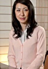 街で見かけた母娘を宿泊付きインタビューにご招待！深夜隣の娘を起こさないようなし崩し的な愛撫に声を潜めて感じる母に激ピス顔射！