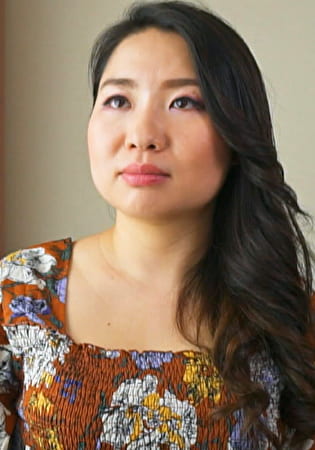 街で見かけたセレブっぽい奥様に「エッチなバイトしませんか」と誘ったら･･･案外簡単に着いてくる奥様のボディタッチでイキまくりそのまま中出しSEX！