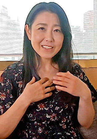 セレブ奥様に「エッチなバイトしませんか」と誘ったら･･･日常に刺激を求めて簡単に着いてくる奥様にカメラの前でバイブオナニー！非日常の快楽に昇天イキの肉欲SEX！