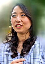 【素人・ハメ撮り】街で見つけた姉妹の様な母娘を番組のインタビューと称して食事に誘いお母さんをお！旦那と訳アリ欲求不満お母さんと本気の生嵌め絶頂SEX！