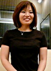 撮影で羞恥心と緊張で硬くなりながら次第に快感に溺れ股間を濡らし色っぽい顔に･･･素人熟女のハメ撮りSEX！