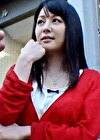 街行く綺麗な奥様に商品開発のモニターをお願いして事務所に誘いAV鑑賞！清楚に見えてもスカートの中はやる気満々Tバック！隠れビッチな奥さんをナンパ中出し！！