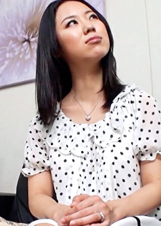 開発中の大人のおもちゃの使用モニターの人妻さんはAVが流れる個室でおもちゃでオナニー！欲求不満爆発の乱交中出しザーメン搾り取り！