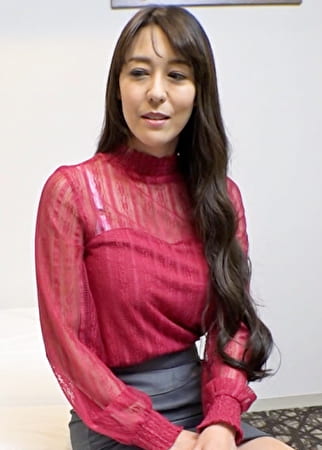 ロングヘアーが素敵なセレブ感溢れる美熟女と不貞SEX！舌を絡めて本能全開で他人棒を喘ぎ悶える淫乱性交