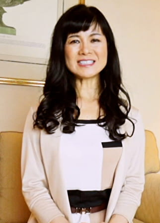夫婦関係は良好、でもそこは熟年夫婦、やっぱりセックスレス！旦那には出来ないSっ気たっぷりの痴女SEXにハマる五十路熟女の初AV。