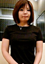 【素人・熟女】緊張気味の笑顔が可愛いスレンダー美熟女のAV初撮りSEX！撮影に興奮して股間を濡らす濃厚イキまくりSEX