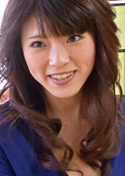 男の巧妙な罠にはめられたスレンダーボディの巨乳美人妻！媚●での強烈な快感に狂ったように肉棒にしゃぶりつく淫乱性交！