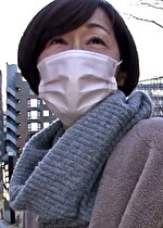 【素人・熟女】しっとり美しい容姿からは想像できない豹変淫乱ぶり！ビクビクと全身を痙攣させながらの見事なイキっぷりの初撮り熟女！