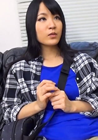 アスリート美女をナンパしてエロいユニフォームに着替えてもらい･･･何だかんだ言ってエッチはしたい！真面目娘にふたりがかりで快楽SEX！