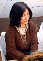 【素人・熟女】仲良し母娘をアンケートとナンパしてお金の威力でふたりで下着姿に！娘の前で電マで痴態を晒すお母さん！お父さんに内緒の不貞性交！