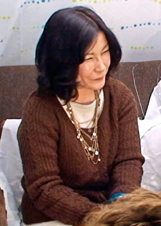 仲良し母娘をアンケートとナンパしてお金の威力でふたりで下着姿に！娘の前で電マで痴態を晒すお母さん！お父さんに内緒の不貞性交！