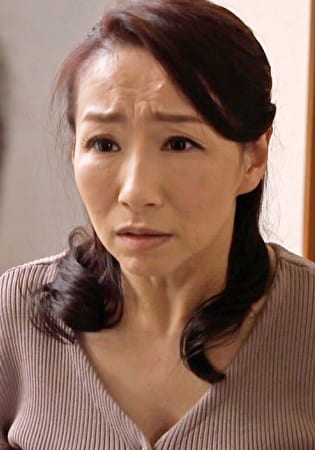 娘夫婦のSEXを覗き自らを慰めている美しき義母の姿を見てしまったら･･･熟女の色香に惑わされ肉棒を振りかざす娘婿と禁断の情事！