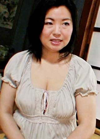 Gカップ乳を持て余す黒髪童顔熟女のドMズボハメ淫乱AV撮影！
