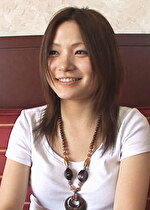 【素人・人妻】はにかむ笑顔が愛らしい！ボーイッシュ美女の肉壺に肉棒挿入！盛り上がり過ぎて勝手に中出し！
