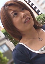 【素人・人妻】おとなしい見た目とは裏腹にエッチな事ばかり考えている人妻さん！ノリノリな奥様と中出しセックス！