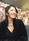 色白ドМな奥様は手足を身動き出来ない状態にされての電マ責めにビクンビクンと仰け反る快感に溺れる。美乳を揺らしてイキ果てる！