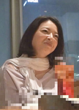 フラフラ巨乳熟女お持ち帰り！色白デカ乳輪と濃厚ワンナイト！