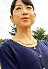 上品で清楚な雰囲気のスレンダー熟女の肉欲暴走SEX!10年振りのSEXでイキ過ぎ注意!