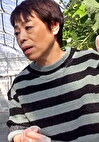 いちご農園を営む農家の熟女！オンナの悦びを求めてAV出演！ビニールハウス内で淫乱全裸SEX！