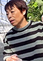 いちご農園を営む農家の熟女！オンナの悦びを求めてAV出演！ビニールハウス内で淫乱全裸SEX！