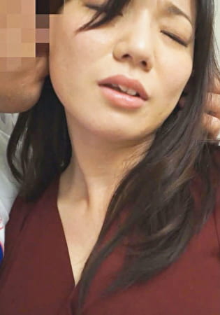 超敏感奥様とホテルでシッポリ密室不倫！剛毛花弁のドMちゃん