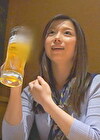 ナンパされた美容部員の奥様はのんだ勢いで自分からホテルに誘っちゃう！貪るように男を求める女豹と化す。